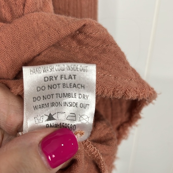 Pink Lily Womens Shirt L Rust Long Sleeves Button Up Raw Seams Pocket Cotton EUC - Picture 9 of 14